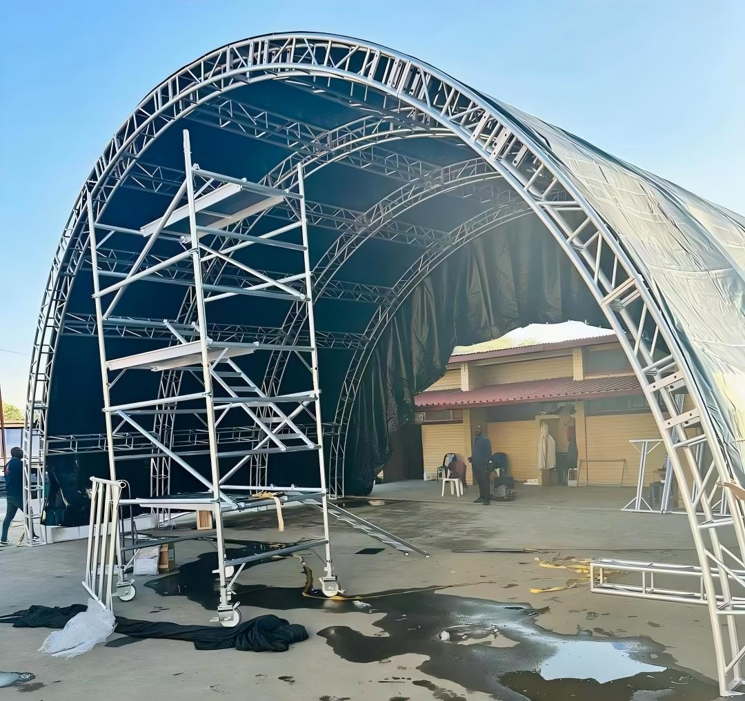 mobile scaffolding for dome truss installation.jpg